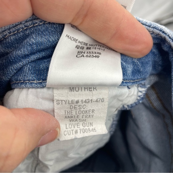 MOTHER The Looker Ankle Fray Skinny Jeans in Love Gun Distressed Light Wash 25 - Picture 12 of 13